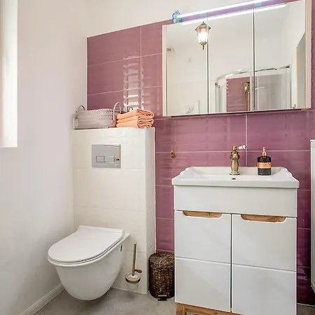 3 Bedroom Cozy In Nyaraló *