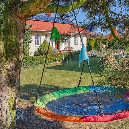 Nyaraló 3 Bedroom Cozy In Sobącz